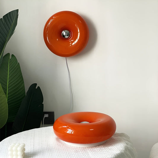 Moderne Wandlampe mit Glasdiffusor – LED Wandleuchte im Retro-Design mit chromglänzendem Zentrum für Flur, Wohnzimmer & Schlafzimmer