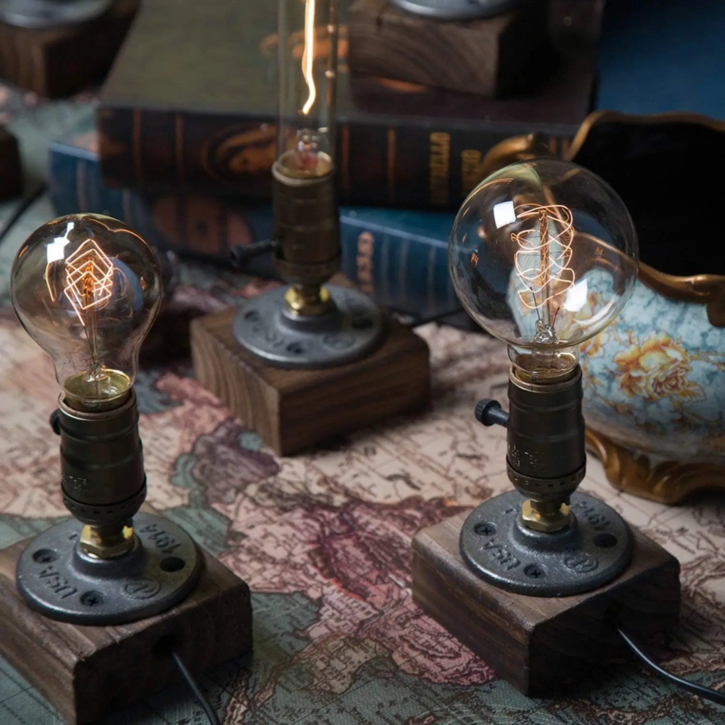 Retro Tischlampe aus Holz – Vintage LED Schreibtischleuchte im Industrial Stil, Dekorative Beleuchtung für Wohnzimmer & Büro