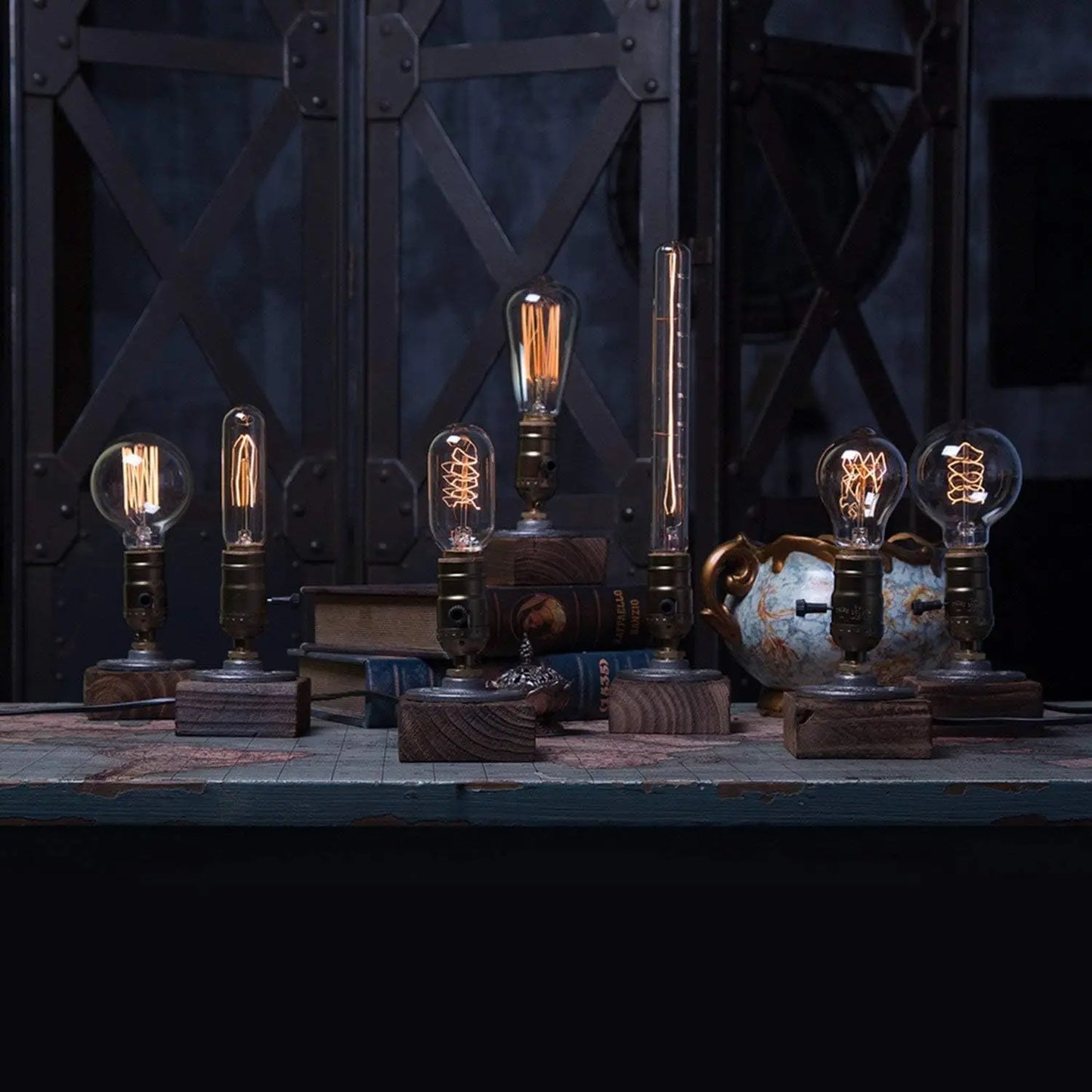 Retro Tischlampe aus Holz – Vintage LED Schreibtischleuchte im Industrial Stil, Dekorative Beleuchtung für Wohnzimmer & Büro