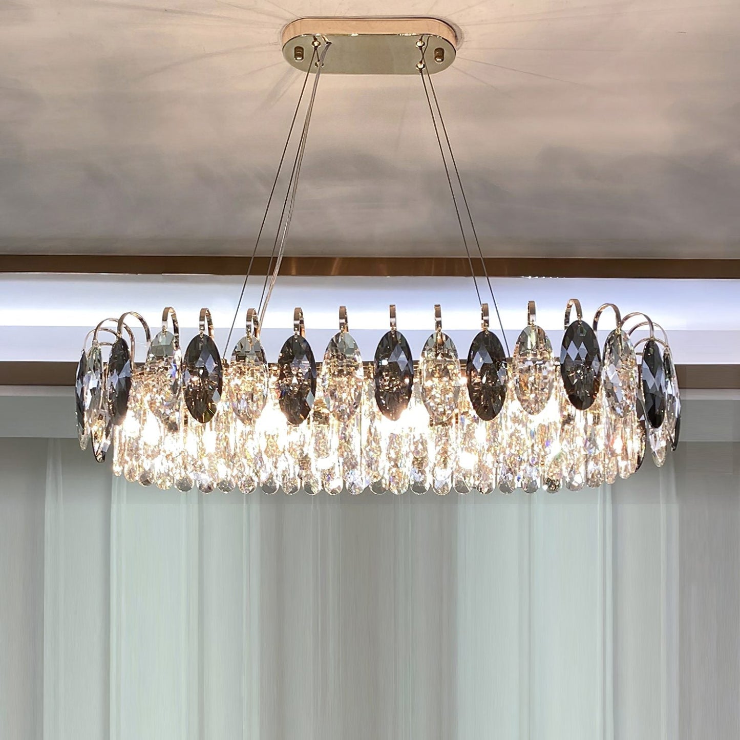 Eleganter Kristall Kronleuchter für Wohnzimmer & Esszimmer – Luxus Deckenlampe mit Tropfen-Kristallen & Goldrahmen – Modern Glamour Design