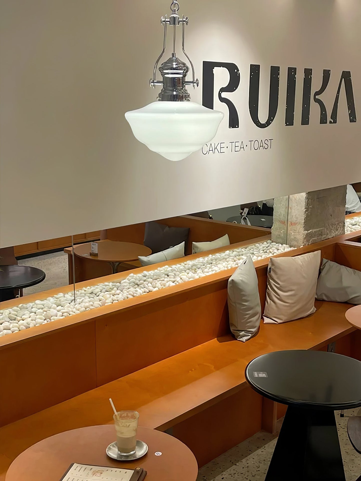 Vintage Pendelleuchte mit Wellen-Opalglas & Chrom – Retro Hängelampe für Küche, Esszimmer oder Loft