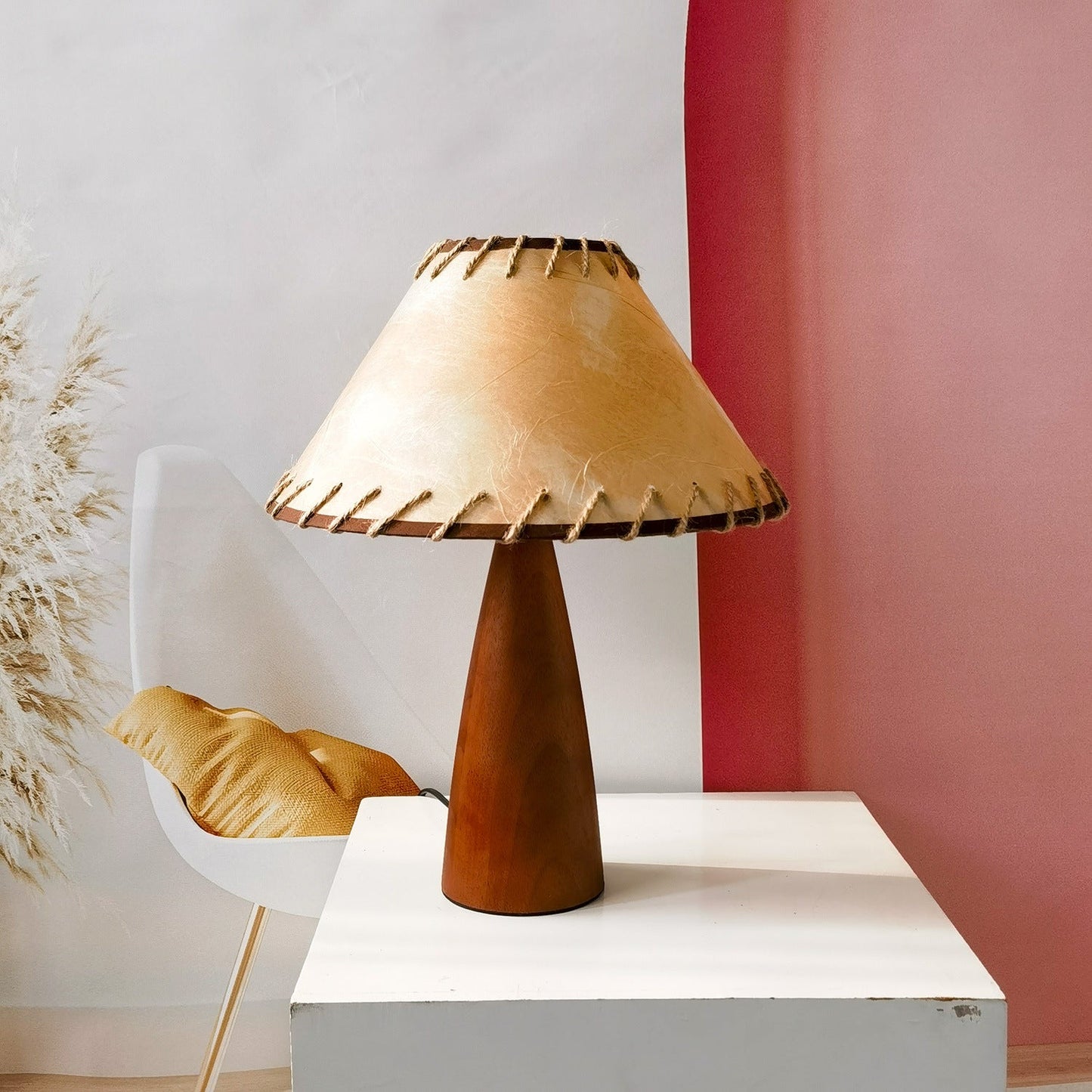 Century Style table lamp made of solid wood – E27 socket, LED bulb included, brass & ceramic details, Ø30 cm