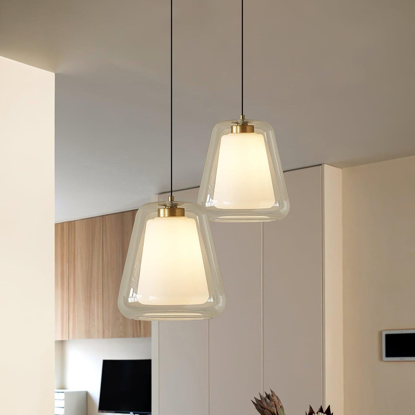 Moderne Pendelleuchte mit Doppelglas-Schirm – Minimalistische Hängelampe in Gold für Küche, Esstisch & Flur