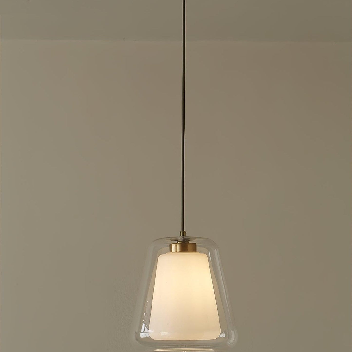 Moderne Pendelleuchte mit Doppelglas-Schirm – Minimalistische Hängelampe in Gold für Küche, Esstisch & Flur