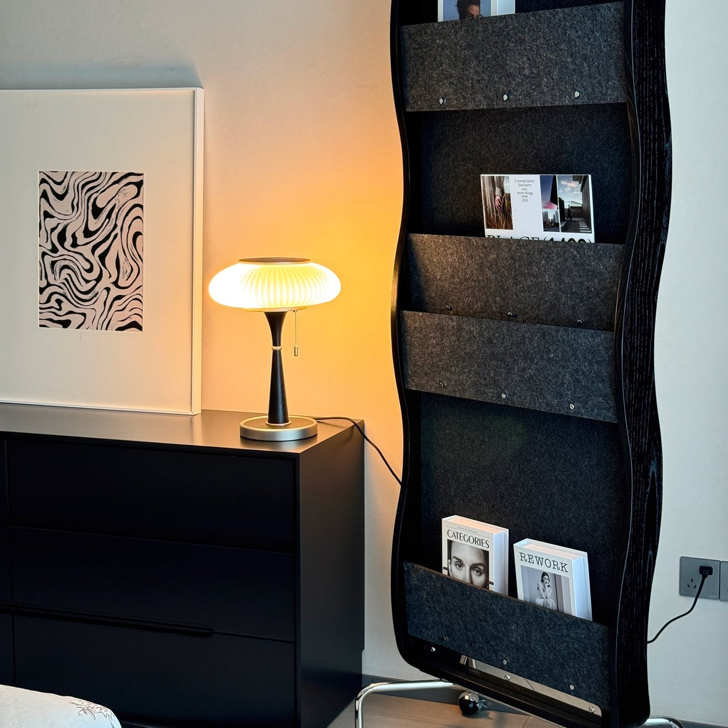 Tischlampe im Pilzdesign – Matsutake-inspiriert, E27-Fassung, Glas-Holz-Metall-Mix, LED-kompatibel