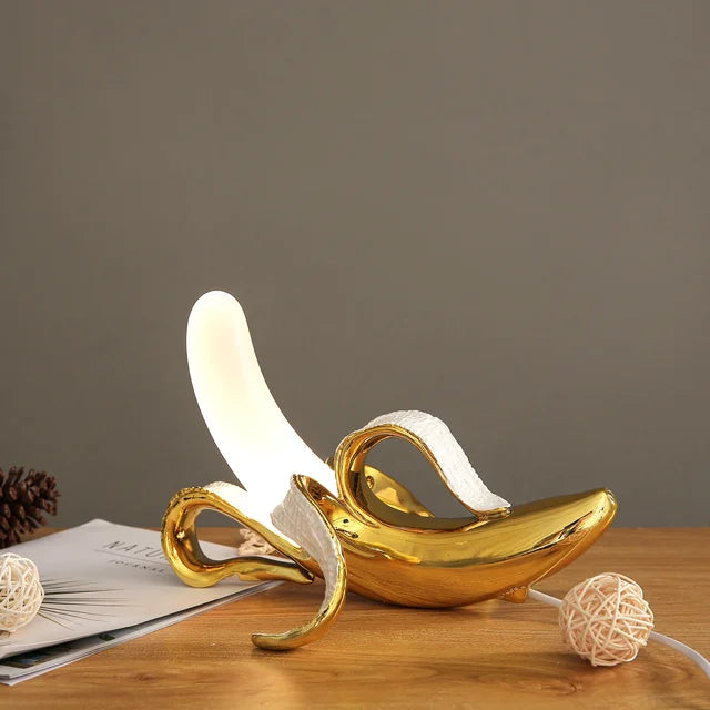 Dekorative Bananenlampe – Moderne Tischleuchte für stilvolle Inneneinrichtung