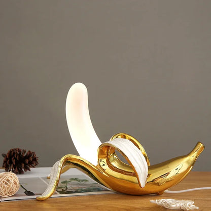 Dekorative Bananenlampe – Moderne Tischleuchte für stilvolle Inneneinrichtung