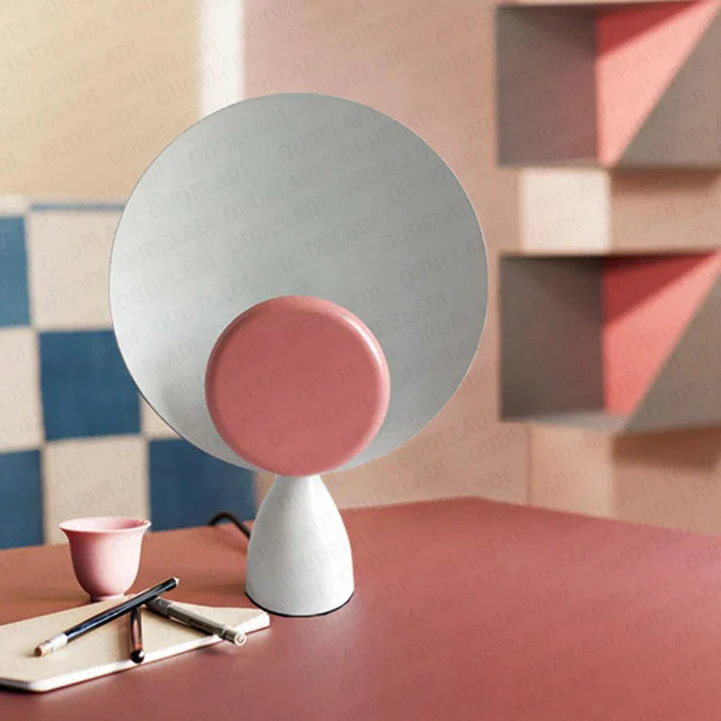 Moderne LED Tischleuchte im minimalistischen Design – Beliebte Deko Lampe für Wohnzimmer und Schlafzimmer