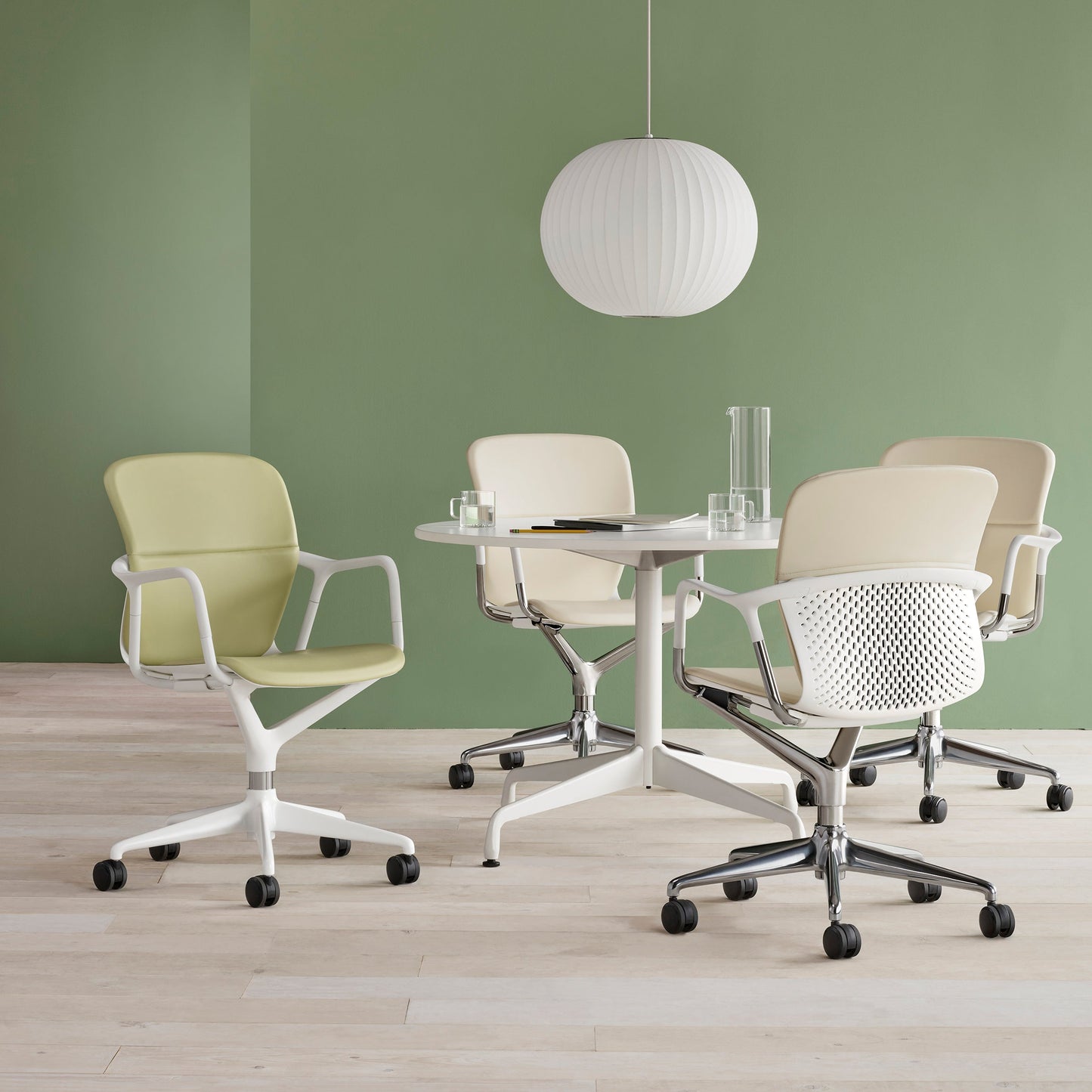 Kugelförmige Pendelleuchte mit feiner Faltenstruktur – Minimalistische Hängelampe für Schlafzimmer, Wohnzimmer & Flur