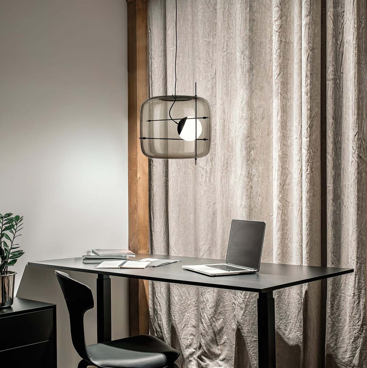 Moderne Pendelleuchte mit Rauchglas & Metallrahmen – Designer Hängelampe für Wohnzimmer & Essbereich