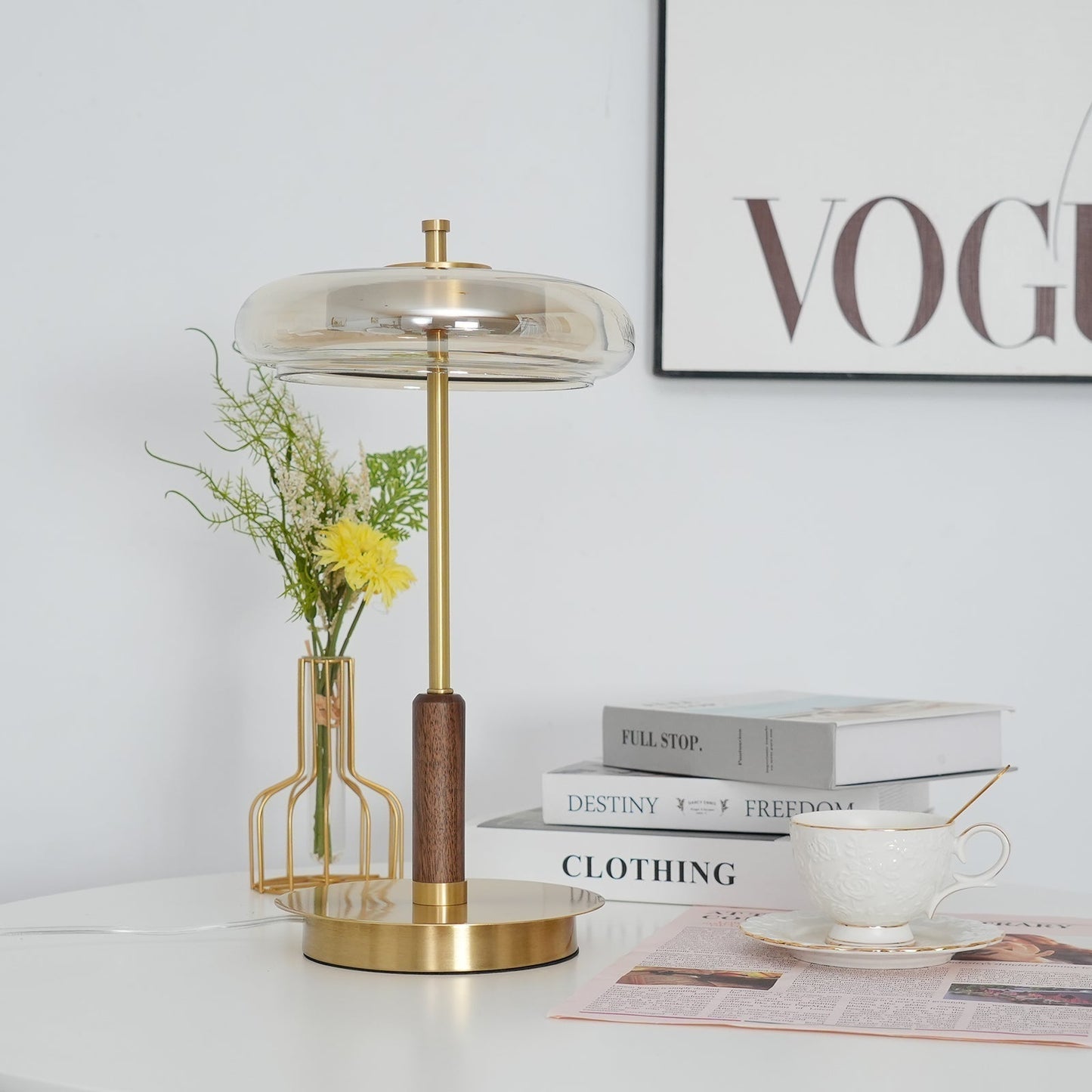 Moderne Tischleuchte mit integriertem LED – Ronaldo Design, Glas-Holz-Metall, warmweißes Licht, Ø22 cm