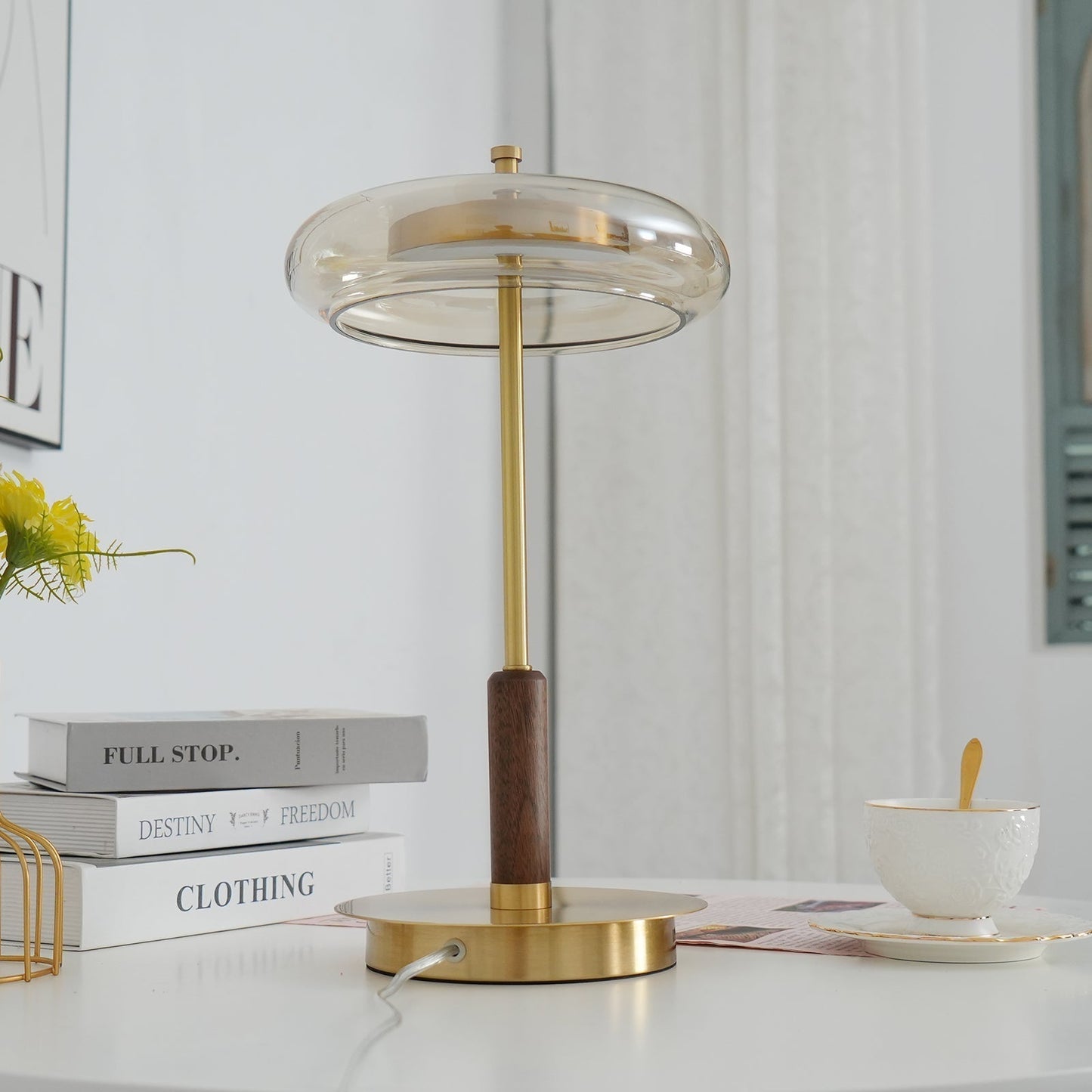 Moderne Tischleuchte mit integriertem LED – Ronaldo Design, Glas-Holz-Metall, warmweißes Licht, Ø22 cm