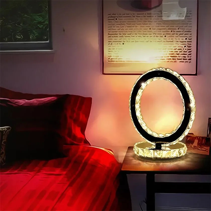 Moderne Kristall-Tischleuchte mit LED Beleuchtung - Luxuriöse Deko-Lampe im Ring-Design für Wohnzimmer & Schlafzimmer