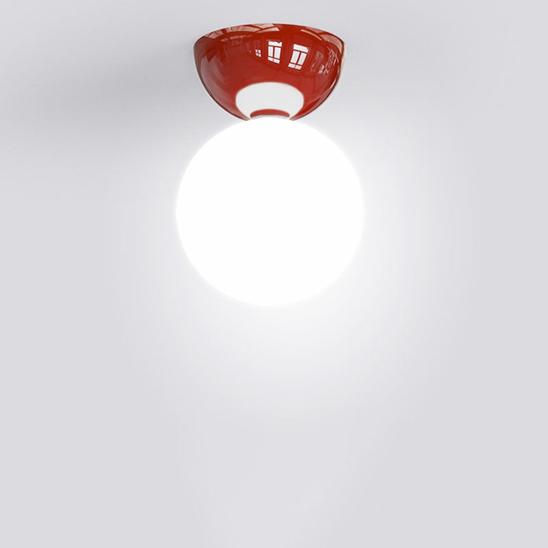 Skandinavische Deckenleuchte mit Kugelglas | 1-Licht Design | Semi-Flush Montage | Perfekt für Flur & Wohnräume