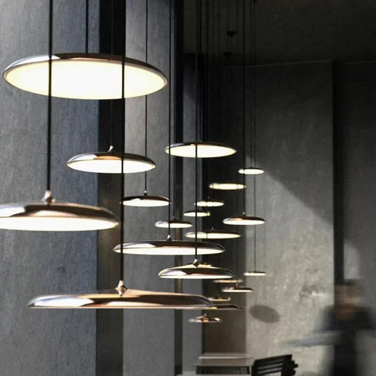 Minimalistische UFO-Hängeleuchte – Flache LED-Pendelleuchte für Esstisch, Küche oder Büro