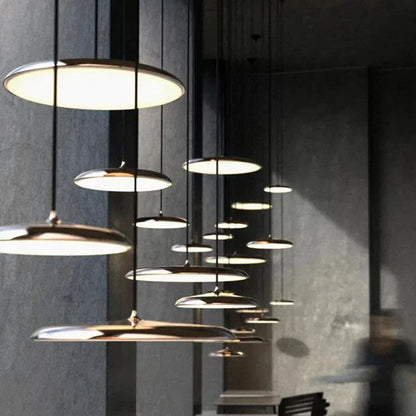 Minimalistische UFO-Hängeleuchte – Flache LED-Pendelleuchte für Esstisch, Küche oder Büro