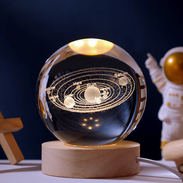 Kristallkugel LED Nachtlicht mit Mond & Astronaut – Magische Tischlampe fürs Schlafzimmer & Geschenke