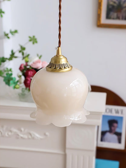 Vintage Pendelleuchte aus Glas – Blumige Retro Hängelampe im Milchglas-Stil für Esszimmer & Flur