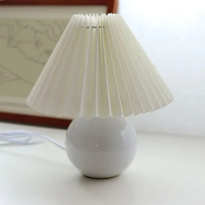 Elegante Tischlampe im Vintage-Stil - Antikes Design mit Plissee-Lampenschirm, Retro-Tischleuchte für Wohnzimmer & Schlafzimmer, Dekorativ und Stilvoll