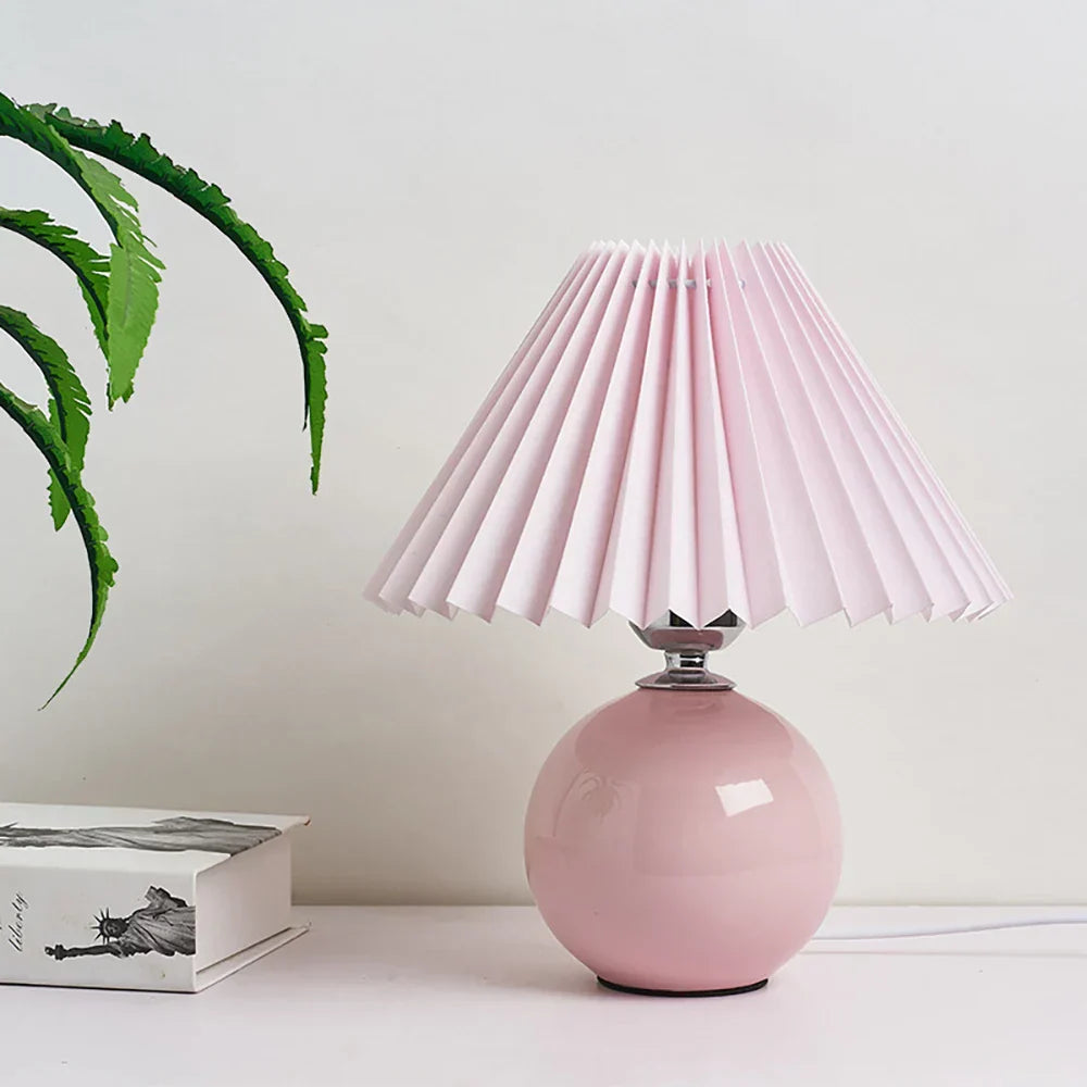 Elegante Tischlampe im Vintage-Stil - Antikes Design mit Plissee-Lampenschirm, Retro-Tischleuchte für Wohnzimmer & Schlafzimmer, Dekorativ und Stilvoll