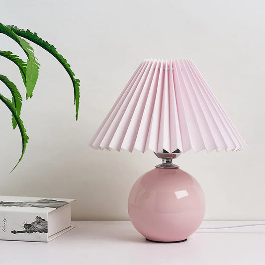 Elegante Tischlampe im Vintage-Stil - Antikes Design mit Plissee-Lampenschirm, Retro-Tischleuchte für Wohnzimmer & Schlafzimmer, Dekorativ und Stilvoll