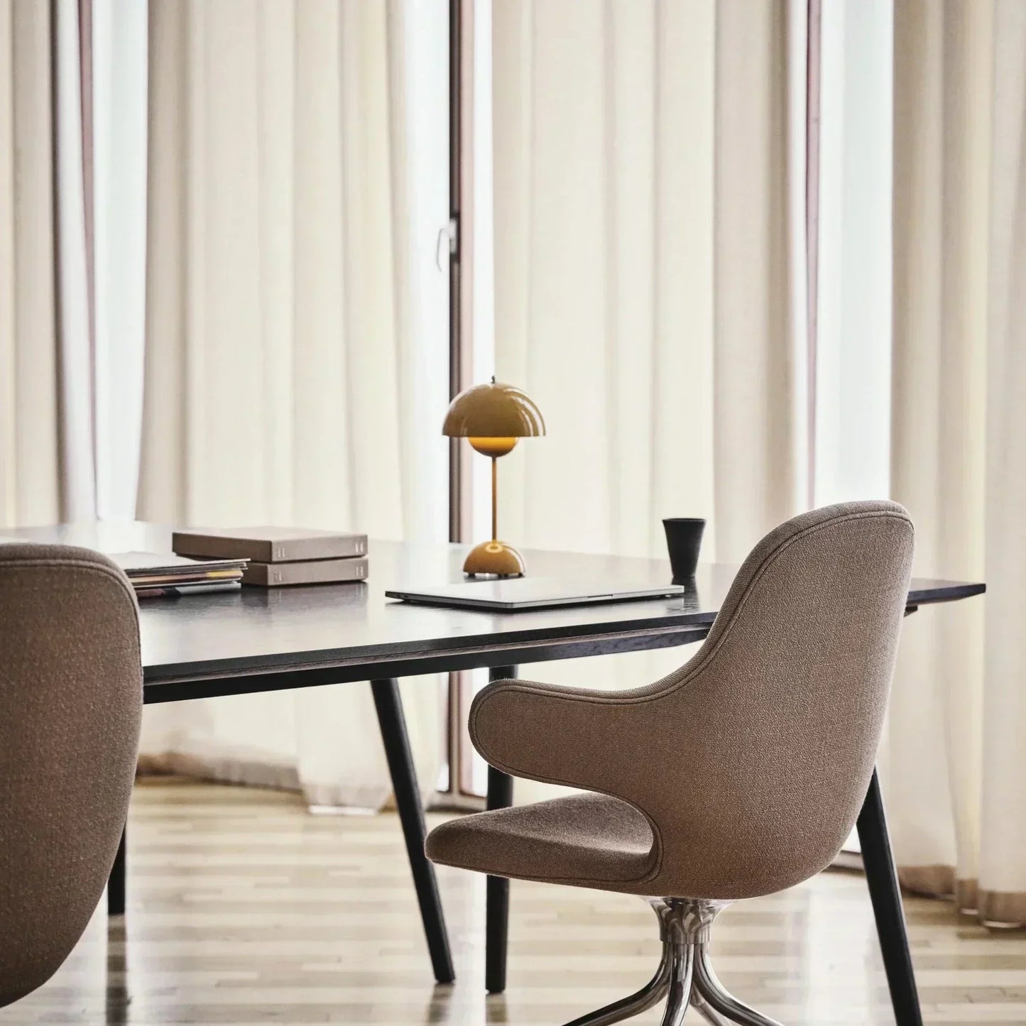 ClassicGlow – LED-Tischlampe