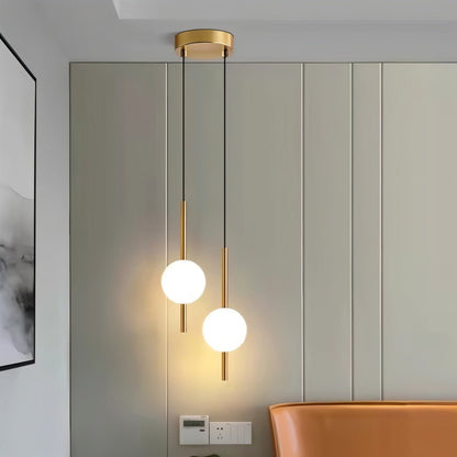 Moderne Pendelleuchte mit Kugelglas – Goldene Hängelampe für Schlafzimmer, Flur oder Wohnzimmer