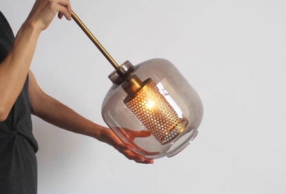 Moderne Glas-Pendelleuchte mit Metallkern – Elegante Hängelampe für Schlafzimmer, Wohnzimmer & Flur