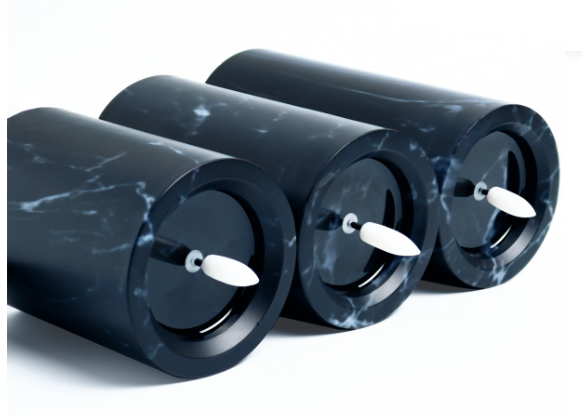 LED-Kerze mit Flammeneffekt – Stimmungsvolle Wachskerze mit Glashülle und warmweißem Licht