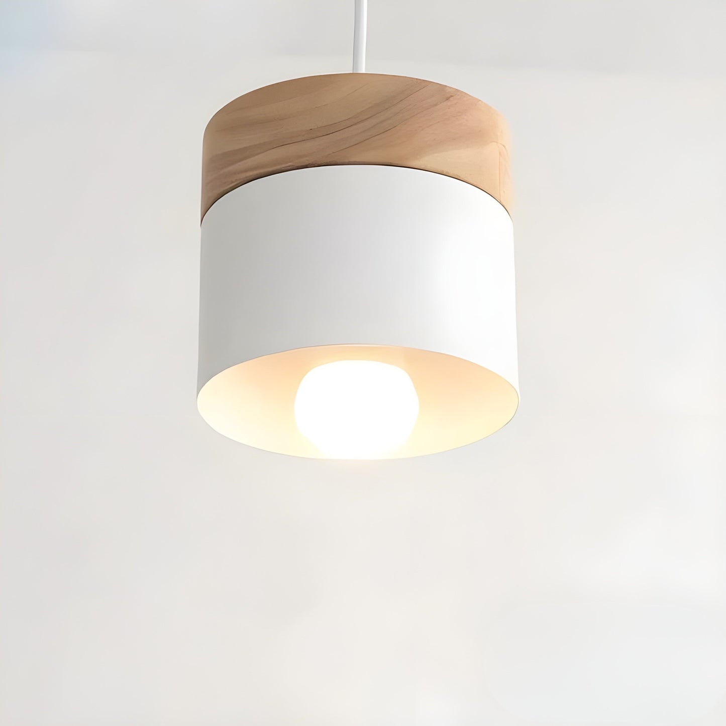 LoftCharm Light - Nordische Holz-Hängelampe