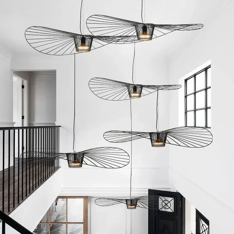 Designer Pendelleuchte mit Flügel-Design – Moderne Drahtlampe für hohe Decken, Treppenhäuser & Lofts