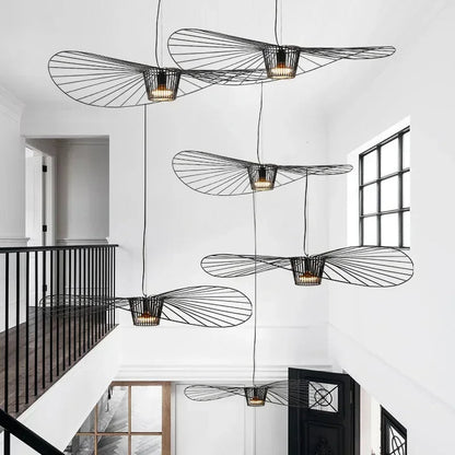 Designer Pendelleuchte mit Flügel-Design – Moderne Drahtlampe für hohe Decken, Treppenhäuser & Lofts