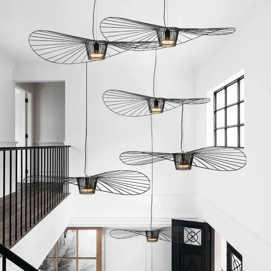 Designer Pendelleuchte mit Flügel-Design – Moderne Drahtlampe für hohe Decken, Treppenhäuser & Lofts