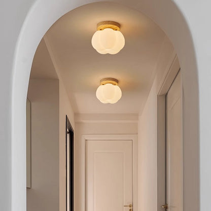 Deckenleuchte in Wolkenform – LED Aufbaulampe mit Holzsockel für Kinderzimmer, Schlafzimmer & Wohnzimmer