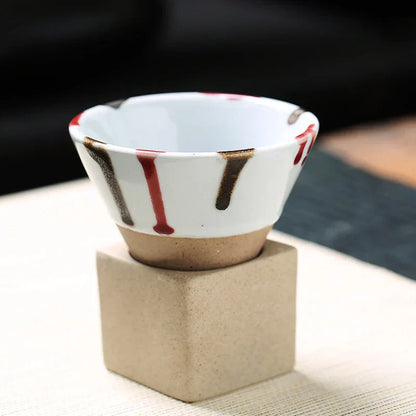 Handgefertigte Japanische Kaffee- & Teetasse – Keramikbecher im traditionellen Stil mit konischer Form