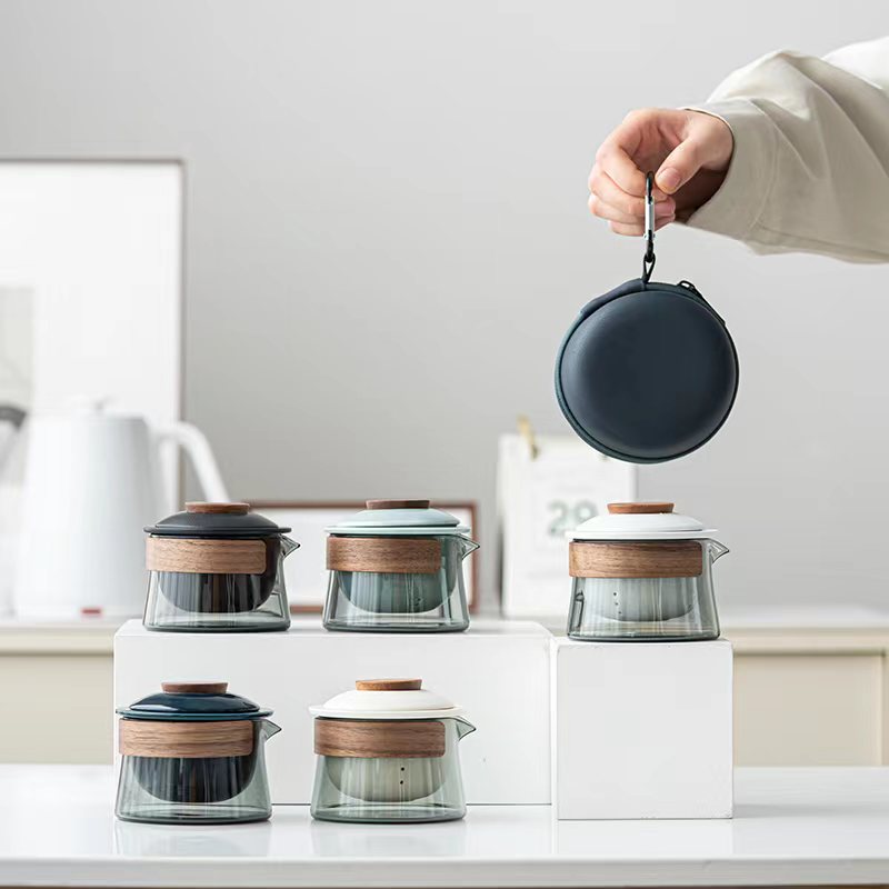 Premium Reise‑Tee‑Set – Tragbare Teekanne mit Sieb & 3 Tassen