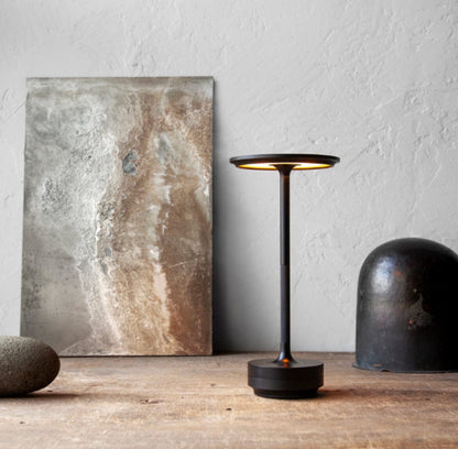 Moderne LED Tischlampe im futuristischen Design – Wiederaufladbare Touch-Leuchte für Wohnzimmer, Büro & Gastronomie