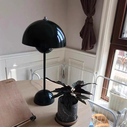 Moderne Tischleuchte - this is USB WARNING