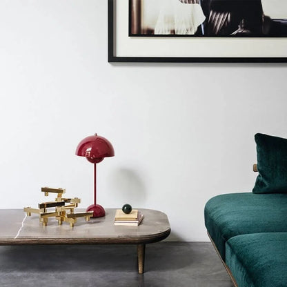 Moderne Tischleuchte - this is USB WARNING