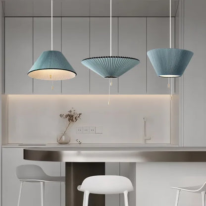 Höhenverstellbare Deckenlampe mit Falten-Design – Stilvolle Pendelleuchte für Wohn- und Essbereiche