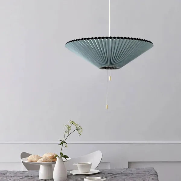 Höhenverstellbare Deckenlampe mit Falten-Design – Stilvolle Pendelleuchte für Wohn- und Essbereiche