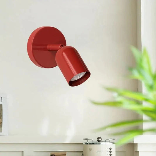 Nordische Wandleuchte mit Schwenkkopf