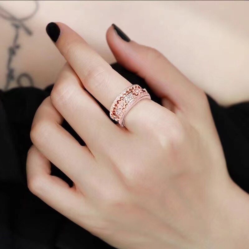 Drehbarer Anti-Stress Ring im Zahnrad-Design – Spinfinity Ring aus Silber mit Glitzersteinbesatz für Damen & Herren