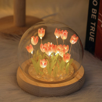LED Blumentischlampe unter Glaskuppel – Nachtlicht mit 3D-Tulpen für Schlafzimmer, Wohnzimmer & Geschenke