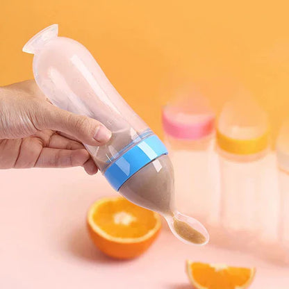 Silikon Babyflasche mit Löffelaufsatz – Einhändige Fütterung ohne Kleckern, BPA-frei & Tragbar