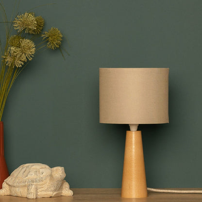 Minimalistische Holztischlampe mit Stoffschirm - Skandinavisches Design für Wohnzimmer & Schlafzimmer, natürliche Beleuchtung