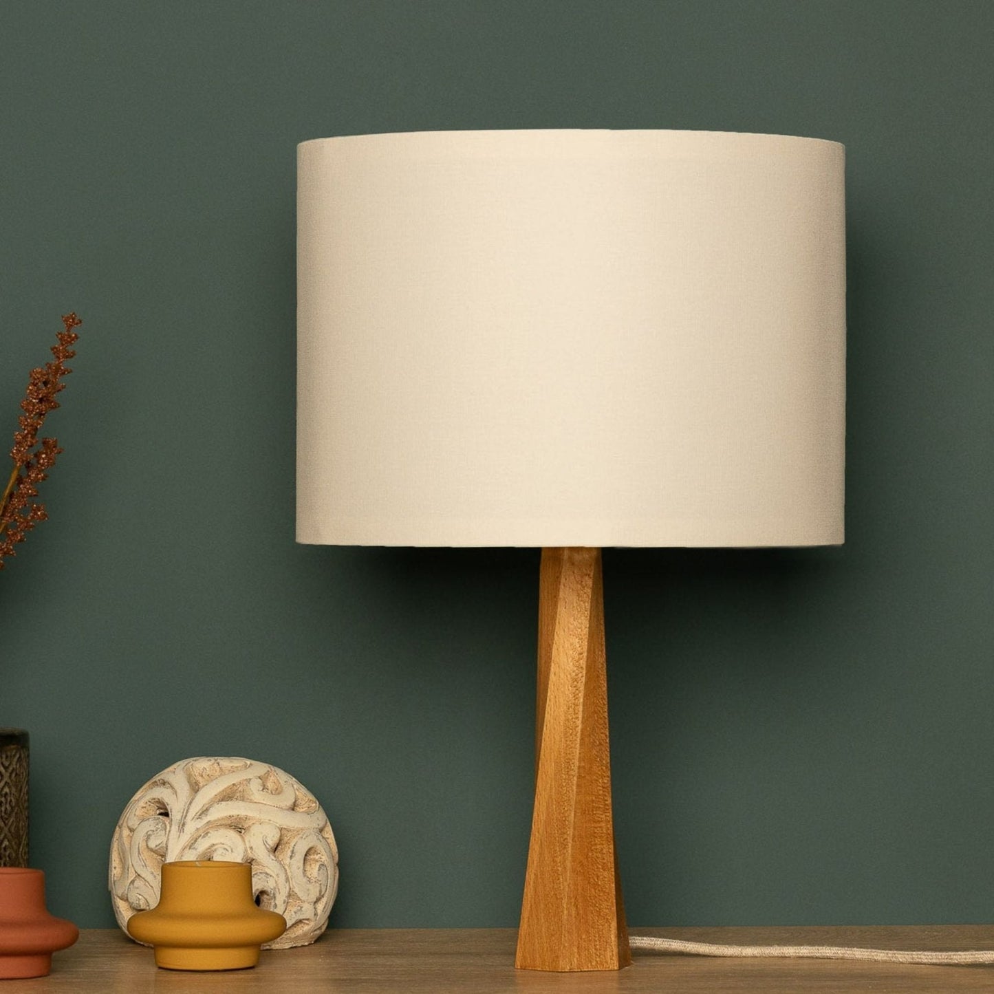 Moderne Holz-Tischlampe mit Stoffschirm - Minimalistische Tischleuchte aus Naturholz, warmes Licht für Wohnzimmer & Schlafzimmer – Skandinavisches Design