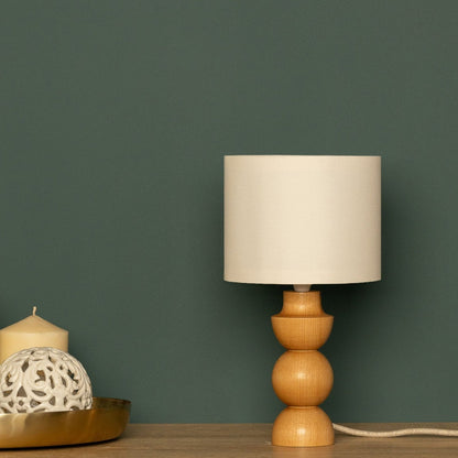 Holztischlampe mit Stoffschirm - Skandinavische Nachttischlampe im natürlichen Design, ideal für Schlafzimmer & Wohnzimmer Beleuchtung