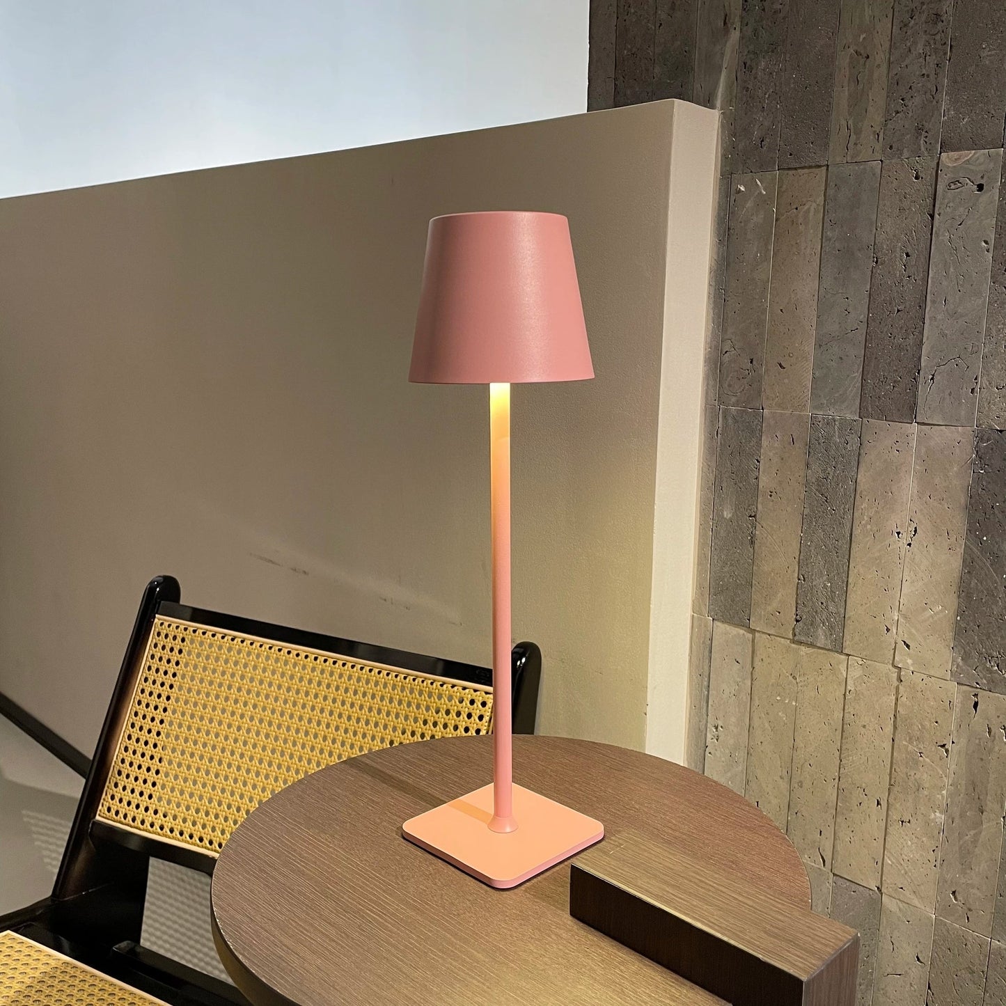 Kabellose LED Tischlampe im minimalistischen Design – Wiederaufladbare Touch-Leuchte für Küche, Schlafzimmer & Cafés