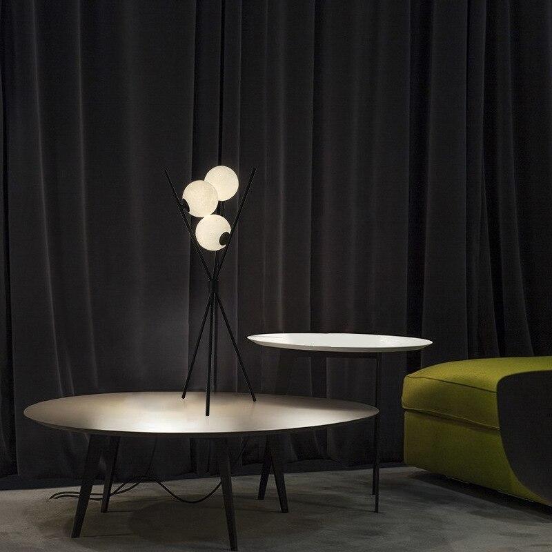 Design Tischlampe mit Kugel-Leuchten – Minimalistische LED Lampe im Skandi-Stil für Wohnzimmer, Büro & Schlafzimmer